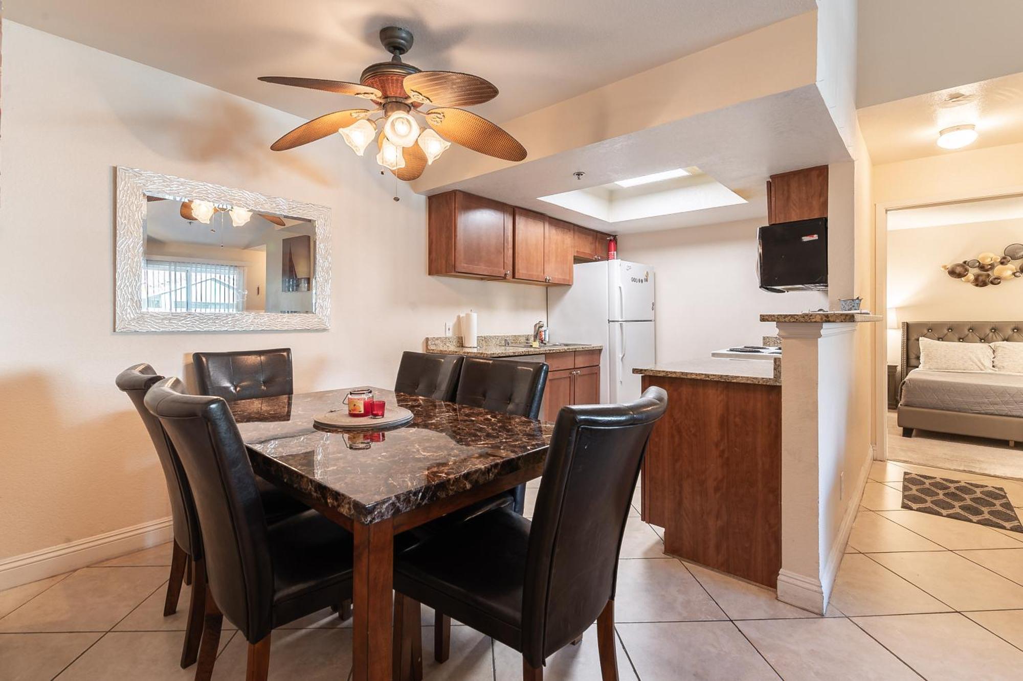 Stylish, Cozy 2Br,2Ba Condo Near Rio, Vegas Luxury Лас Вегас Екстериор снимка