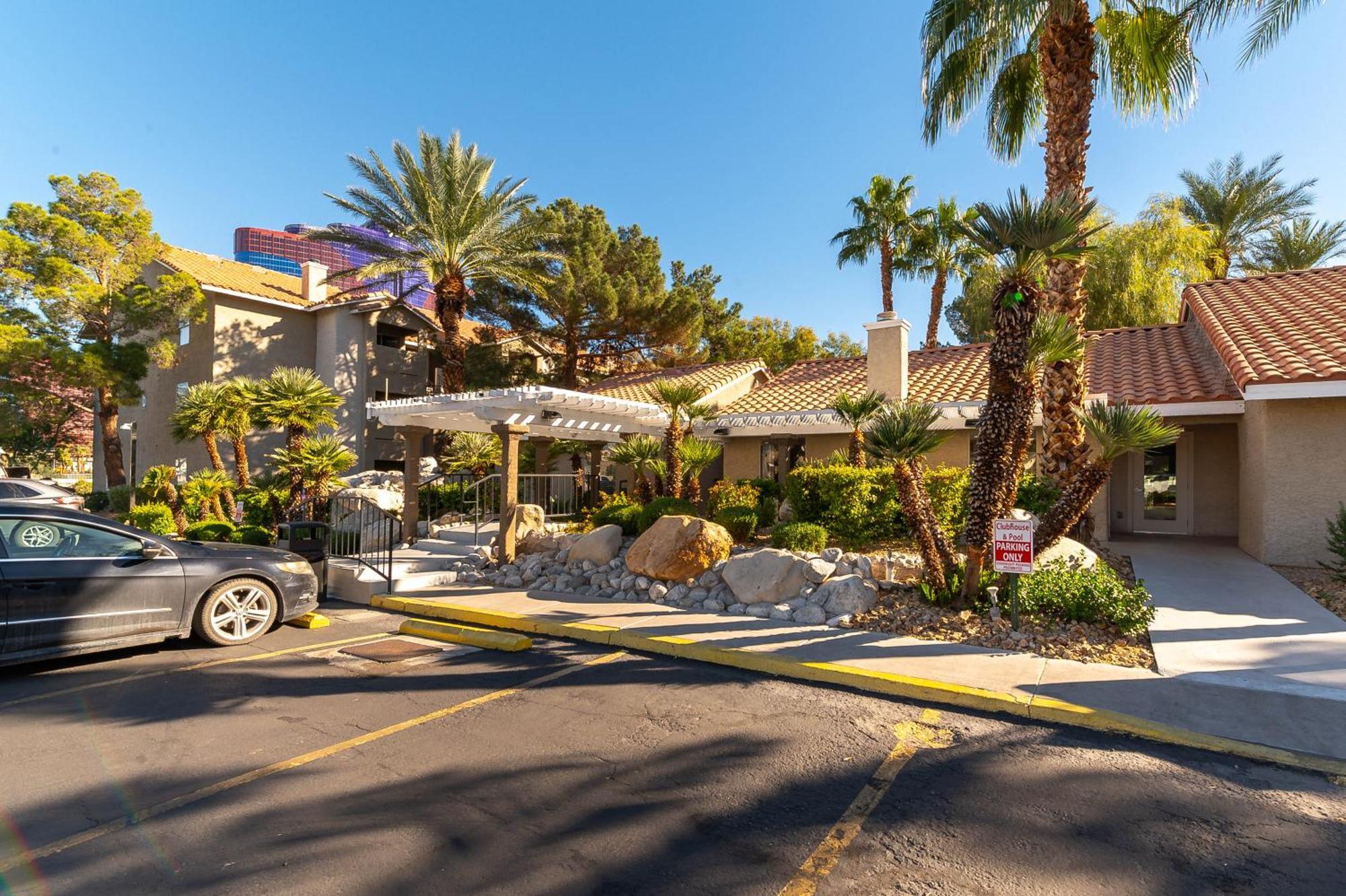 Stylish, Cozy 2Br,2Ba Condo Near Rio, Vegas Luxury Лас Вегас Екстериор снимка