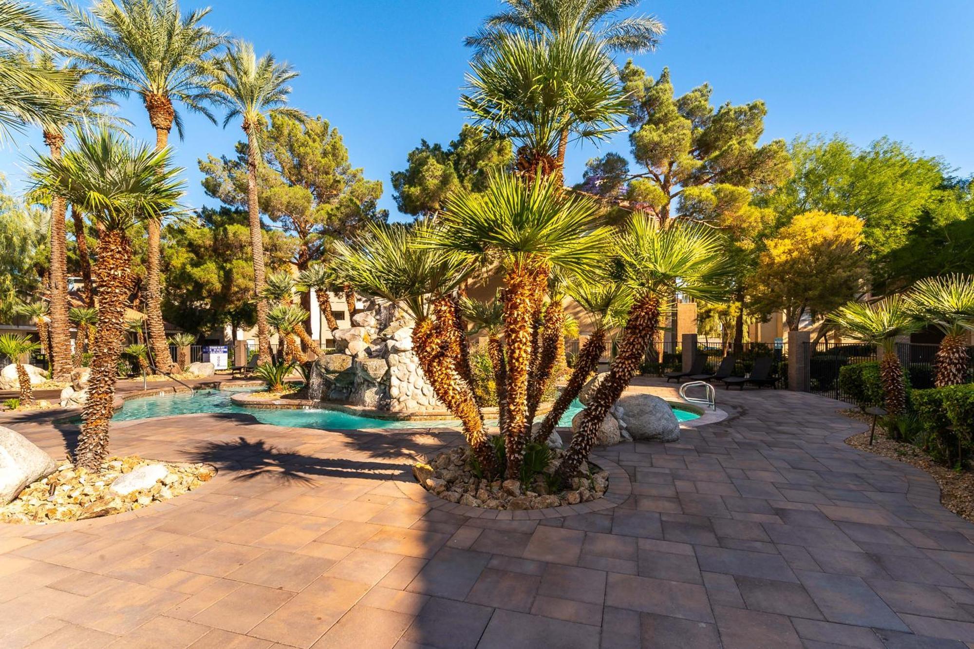 Stylish, Cozy 2Br,2Ba Condo Near Rio, Vegas Luxury Лас Вегас Екстериор снимка